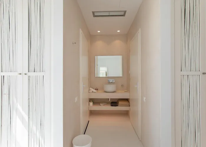 The Ammonite فندق 4*